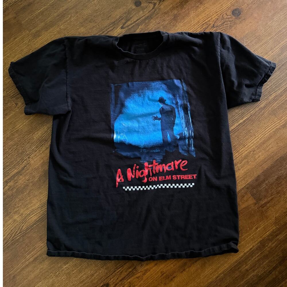Nightmare On Elm Street T-shirt Size Large (Like NEW)